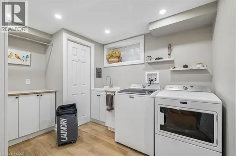 316 River Side Drive Oakville ON L6K 3N4