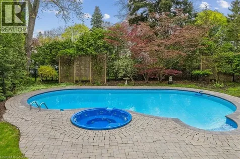 316 River Side Drive Oakville ON L6K 3N4