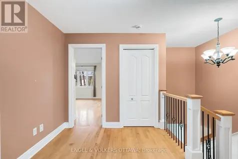1130 Emperor Avenue Ottawa ON K1Z 8C1