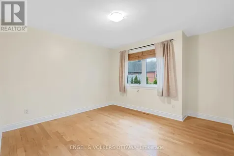 1130 Emperor Avenue Ottawa ON K1Z 8C1