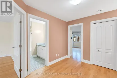 1130 Emperor Avenue Ottawa ON K1Z 8C1