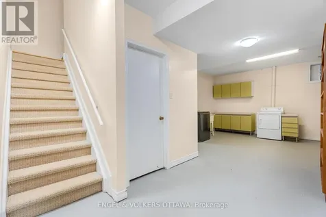 1130 Emperor Avenue Ottawa ON K1Z 8C1