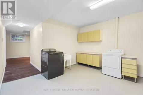 1130 Emperor Avenue Ottawa ON K1Z 8C1