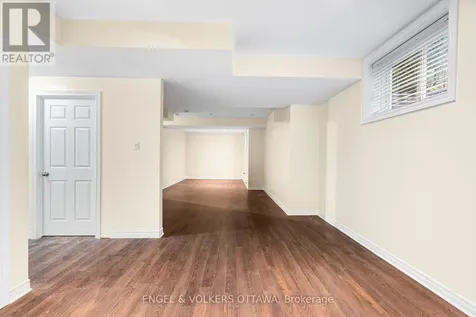 1130 Emperor Avenue Ottawa ON K1Z 8C1