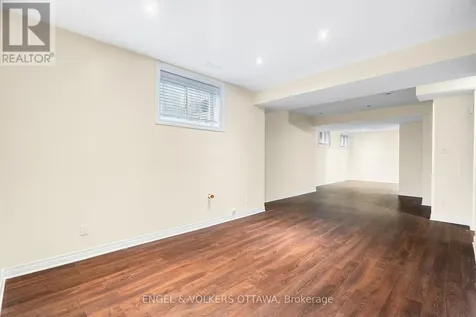 1130 Emperor Avenue Ottawa ON K1Z 8C1