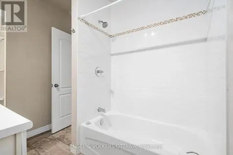 1130 Emperor Avenue Ottawa ON K1Z 8C1