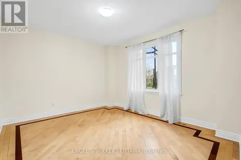 1130 Emperor Avenue Ottawa ON K1Z 8C1