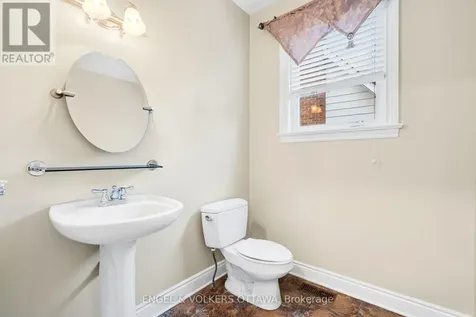 1130 Emperor Avenue Ottawa ON K1Z 8C1