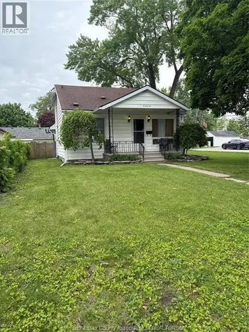3203 Byng Windsor ON N8W 3A1