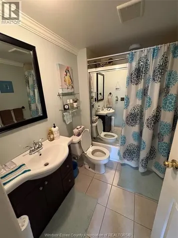 3203 Byng Windsor ON N8W 3A1