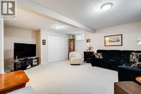 653 Mcnaughton Avenue West Chatham ON N7L 5P7