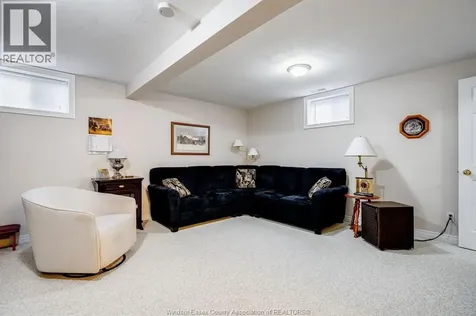 653 Mcnaughton Avenue West Chatham ON N7L 5P7