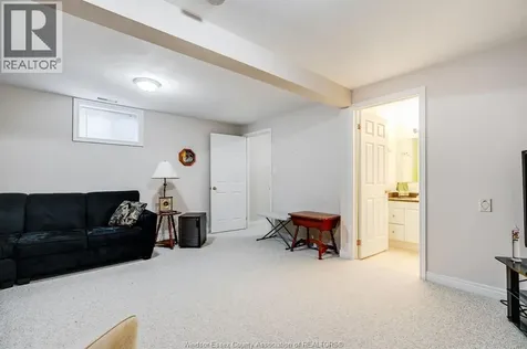 653 Mcnaughton Avenue West Chatham ON N7L 5P7
