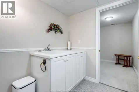 653 Mcnaughton Avenue West Chatham ON N7L 5P7