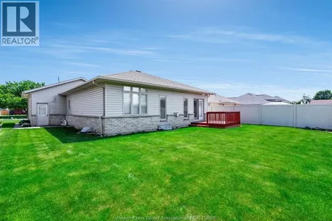 653 Mcnaughton Avenue West Chatham ON N7L 5P7