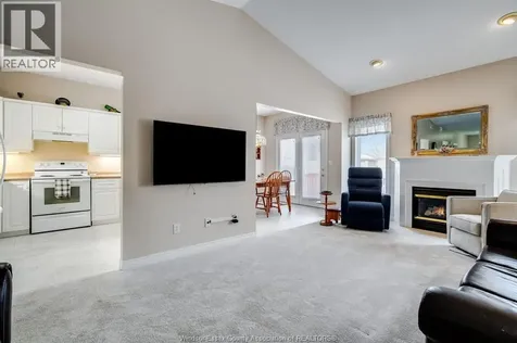 653 Mcnaughton Avenue West Chatham ON N7L 5P7