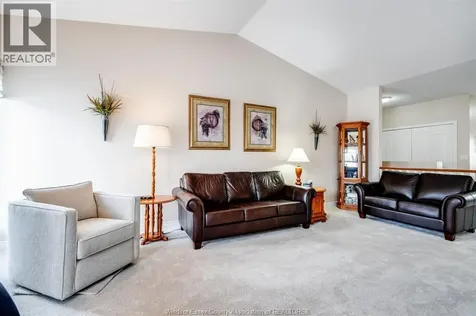 653 Mcnaughton Avenue West Chatham ON N7L 5P7