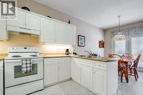 653 Mcnaughton Avenue West Chatham ON N7L 5P7