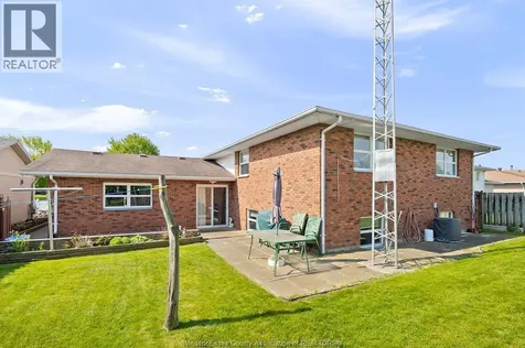 161 Marlborough Street East Leamington ON N8H 4S1