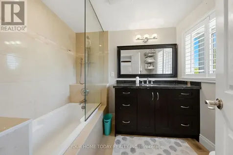 39 Eleanor Crescent Halton Hills (georgetown) ON L7G 2T7