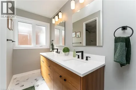 46 Harnesworth Crescent Waterdown ON L0R 2H6
