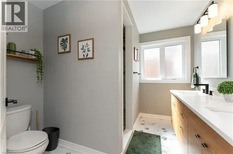 46 Harnesworth Crescent Waterdown ON L0R 2H6