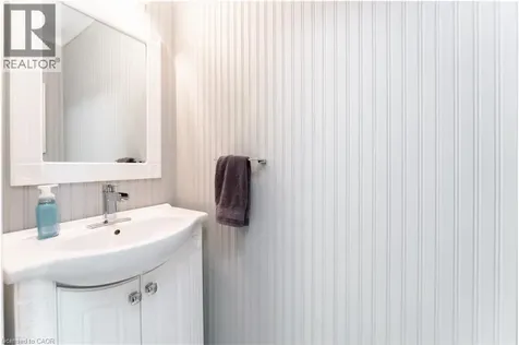 46 Harnesworth Crescent Waterdown ON L0R 2H6