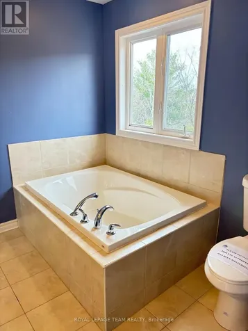 449 Foxhall Way Ottawa ON K2M 0G1