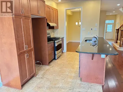 449 Foxhall Way Ottawa ON K2M 0G1