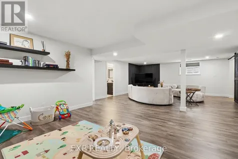 50 Zaatiik Grove Ottawa ON K1X 0E5