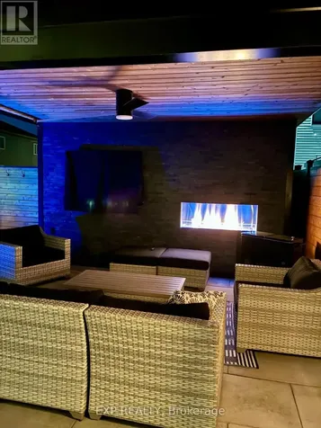 50 Zaatiik Grove Ottawa ON K1X 0E5