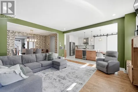 525 Yellow Birch Street Ottawa ON K1W 0J3