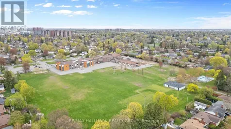1981 Navaho Drive Ottawa ON K2C 0T7
