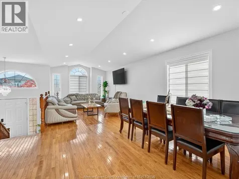 3859 Clara Avenue Windsor ON N9E 4X6