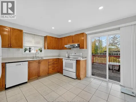 3859 Clara Avenue Windsor ON N9E 4X6