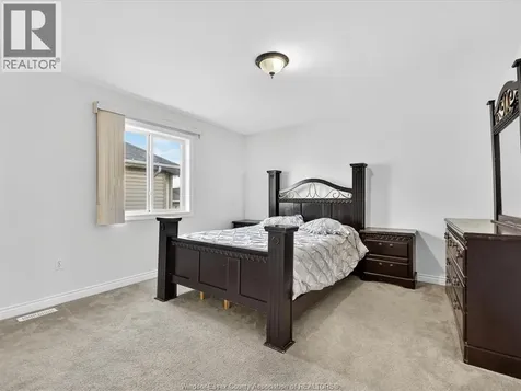 3859 Clara Avenue Windsor ON N9E 4X6