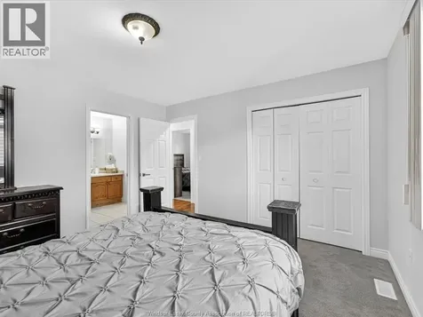 3859 Clara Avenue Windsor ON N9E 4X6
