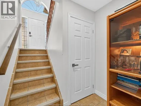 3859 Clara Avenue Windsor ON N9E 4X6
