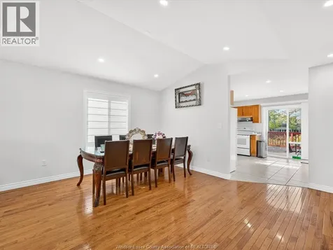3859 Clara Avenue Windsor ON N9E 4X6