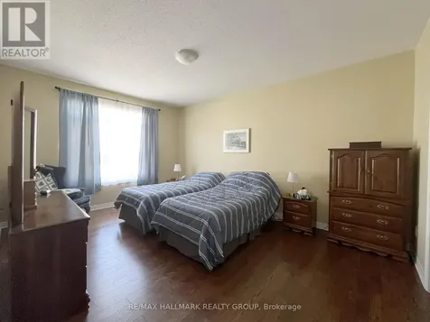 533 Peerless Street Ottawa ON K2J 6A5