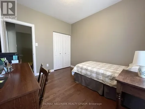 533 Peerless Street Ottawa ON K2J 6A5
