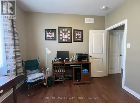 533 Peerless Street Ottawa ON K2J 6A5