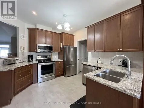 533 Peerless Street Ottawa ON K2J 6A5