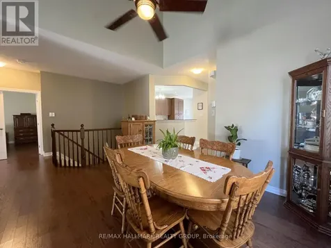 533 Peerless Street Ottawa ON K2J 6A5