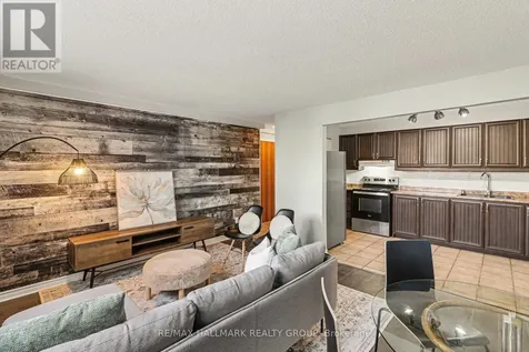 898 Elmsmere Road Ottawa ON K1J 7T6