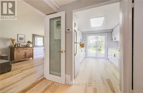 35 Camrose Court Kitchener ON N2M 5J3