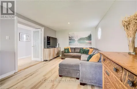 35 Camrose Court Kitchener ON N2M 5J3