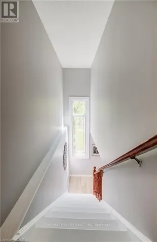 35 Camrose Court Kitchener ON N2M 5J3
