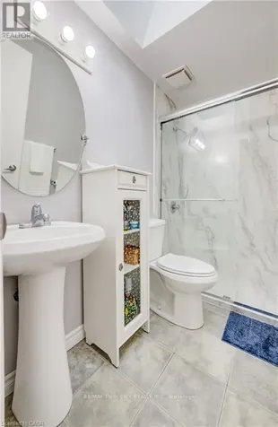 35 Camrose Court Kitchener ON N2M 5J3