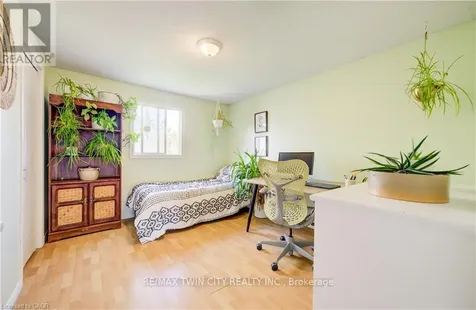 35 Camrose Court Kitchener ON N2M 5J3